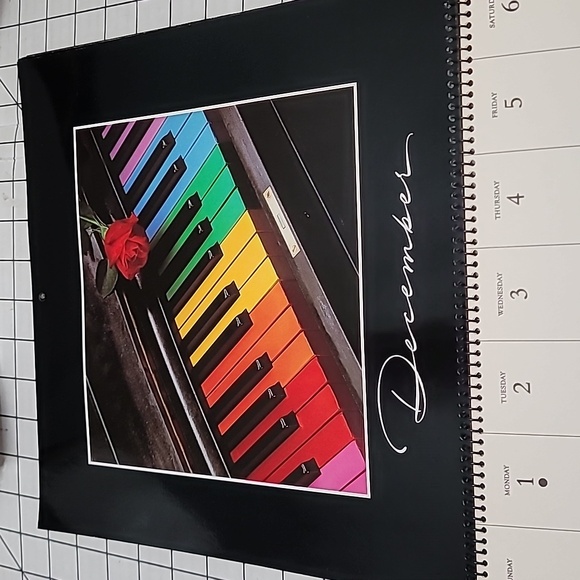 Vintage 1986 Hallmark Rainbows Calendar Preloved - Picture 8 of 10